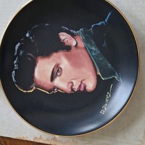 Elvis plate